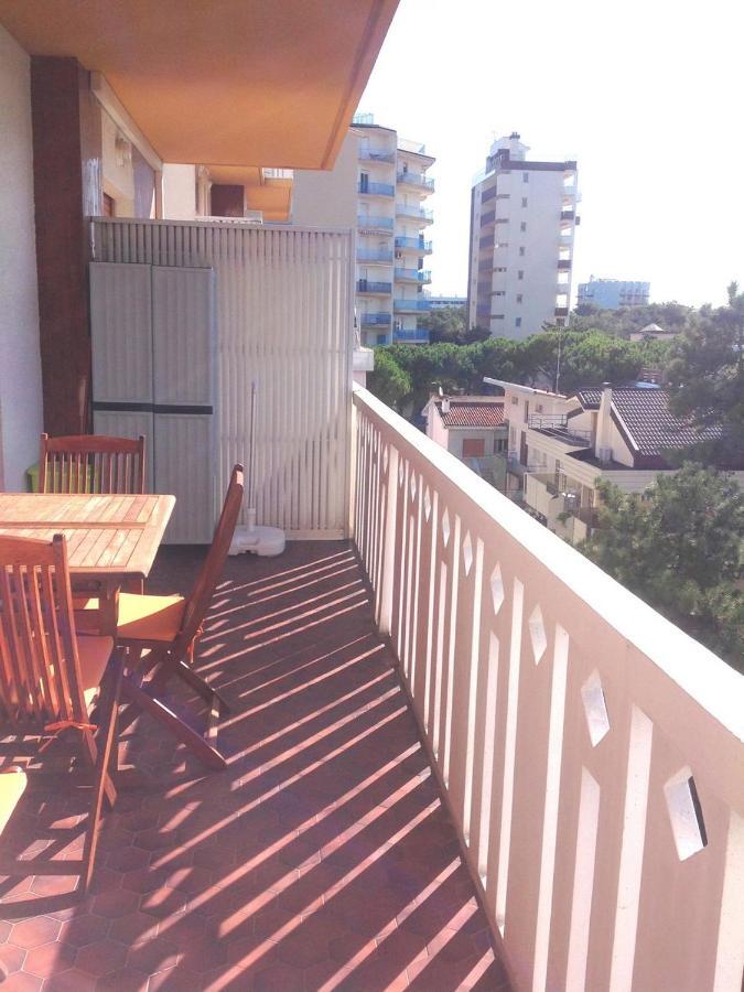 Lucerna Apartments at Sabbiadoro Beach Lignano Sabbiadoro Exterior foto
